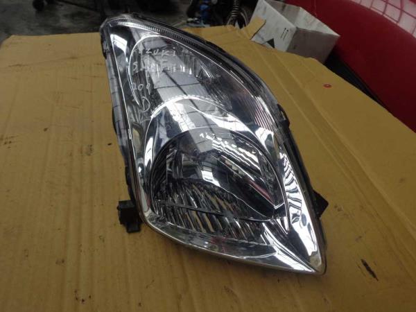 PHARE DROIT SUZUKI - Vue 1